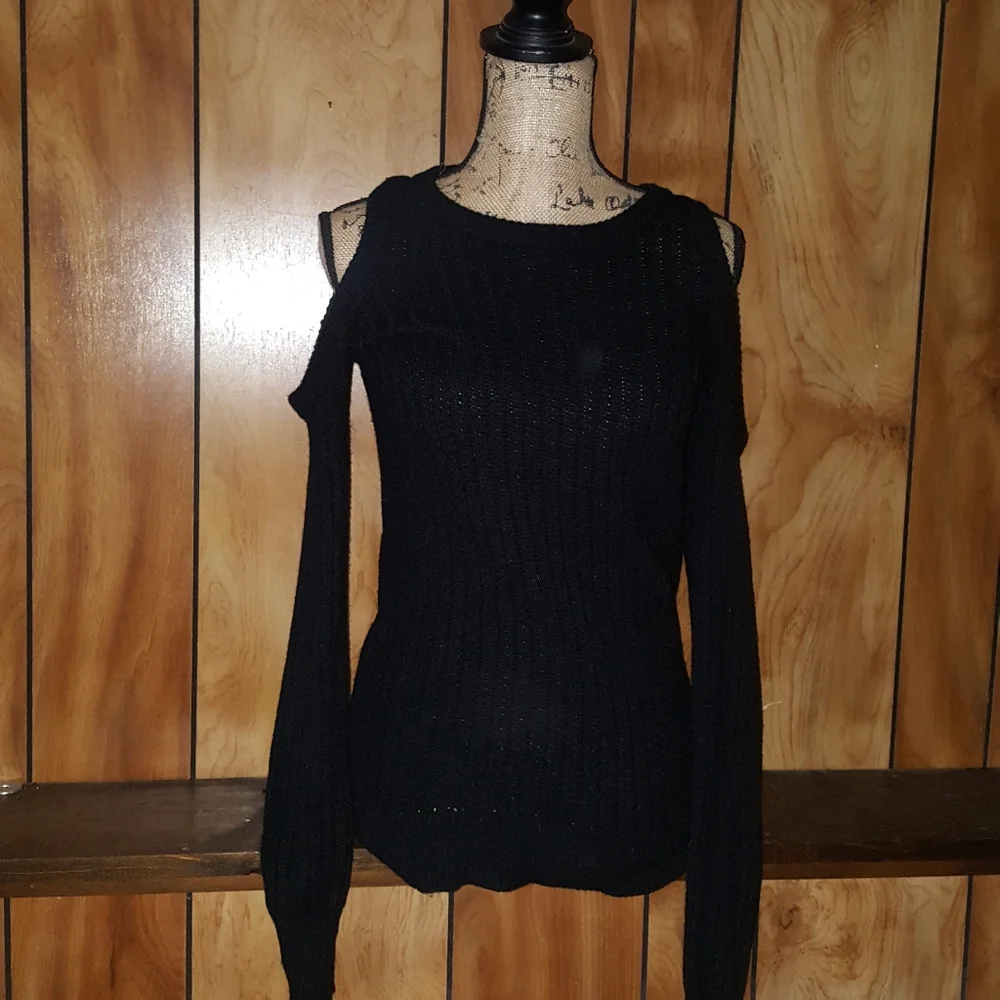 Michael Kors cold shoulder sweater S‎